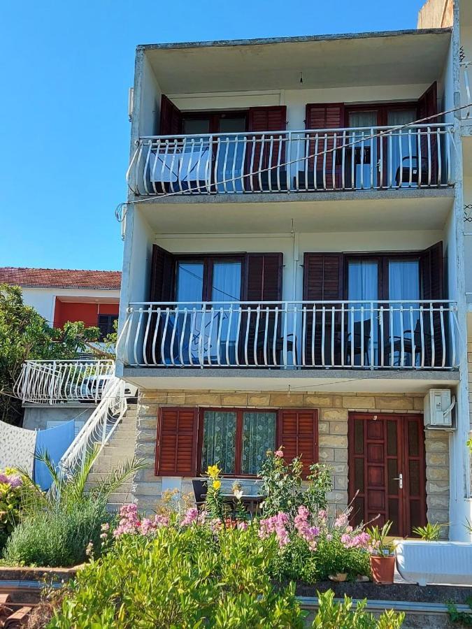 Apartmani I & J Seric セゲット・ヴラニツァ エクステリア 写真