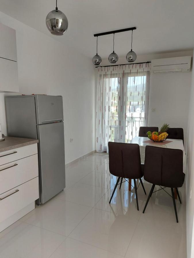 Apartmani I & J Seric セゲット・ヴラニツァ エクステリア 写真