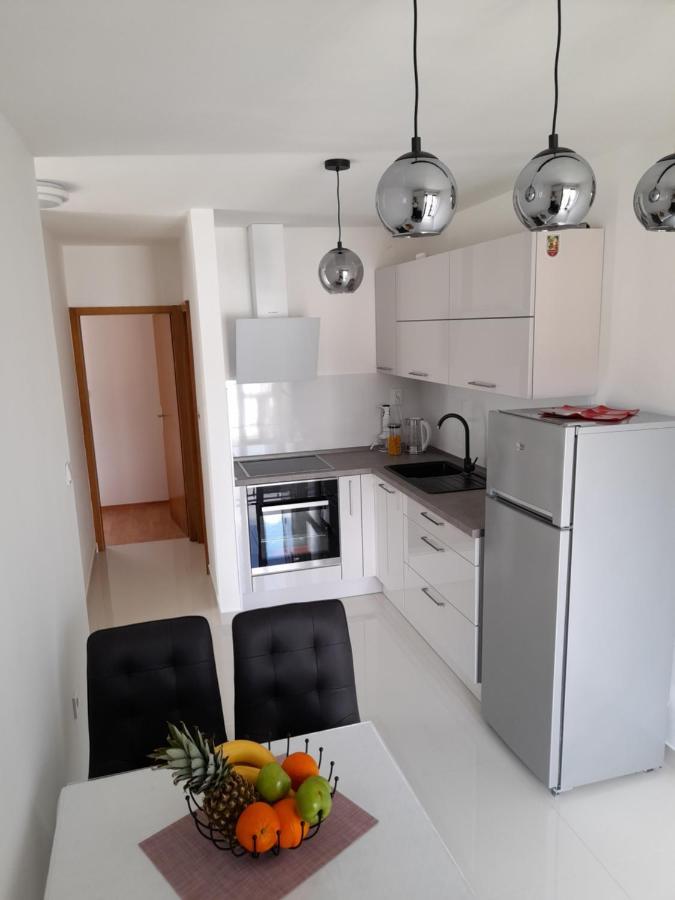 Apartmani I & J Seric セゲット・ヴラニツァ エクステリア 写真