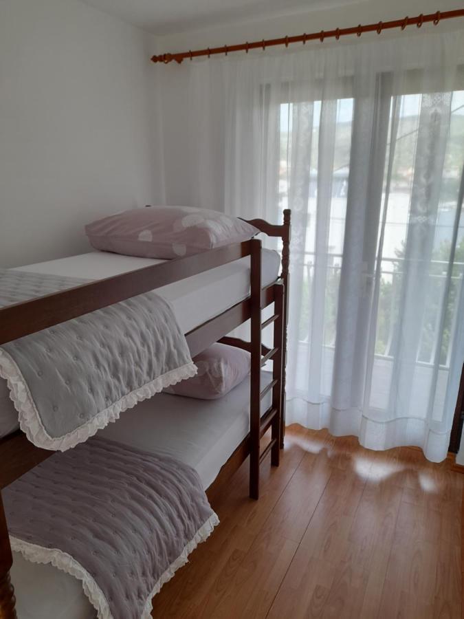 Apartmani I & J Seric セゲット・ヴラニツァ エクステリア 写真