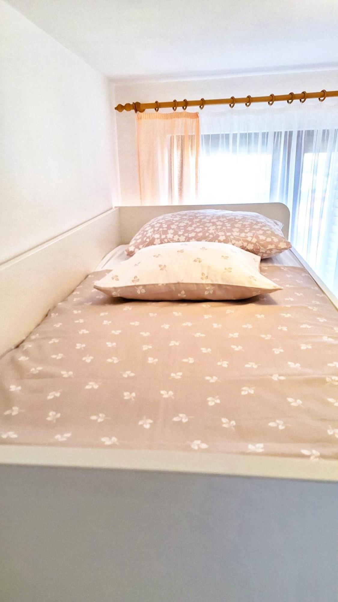 Apartmani I & J Seric セゲット・ヴラニツァ エクステリア 写真