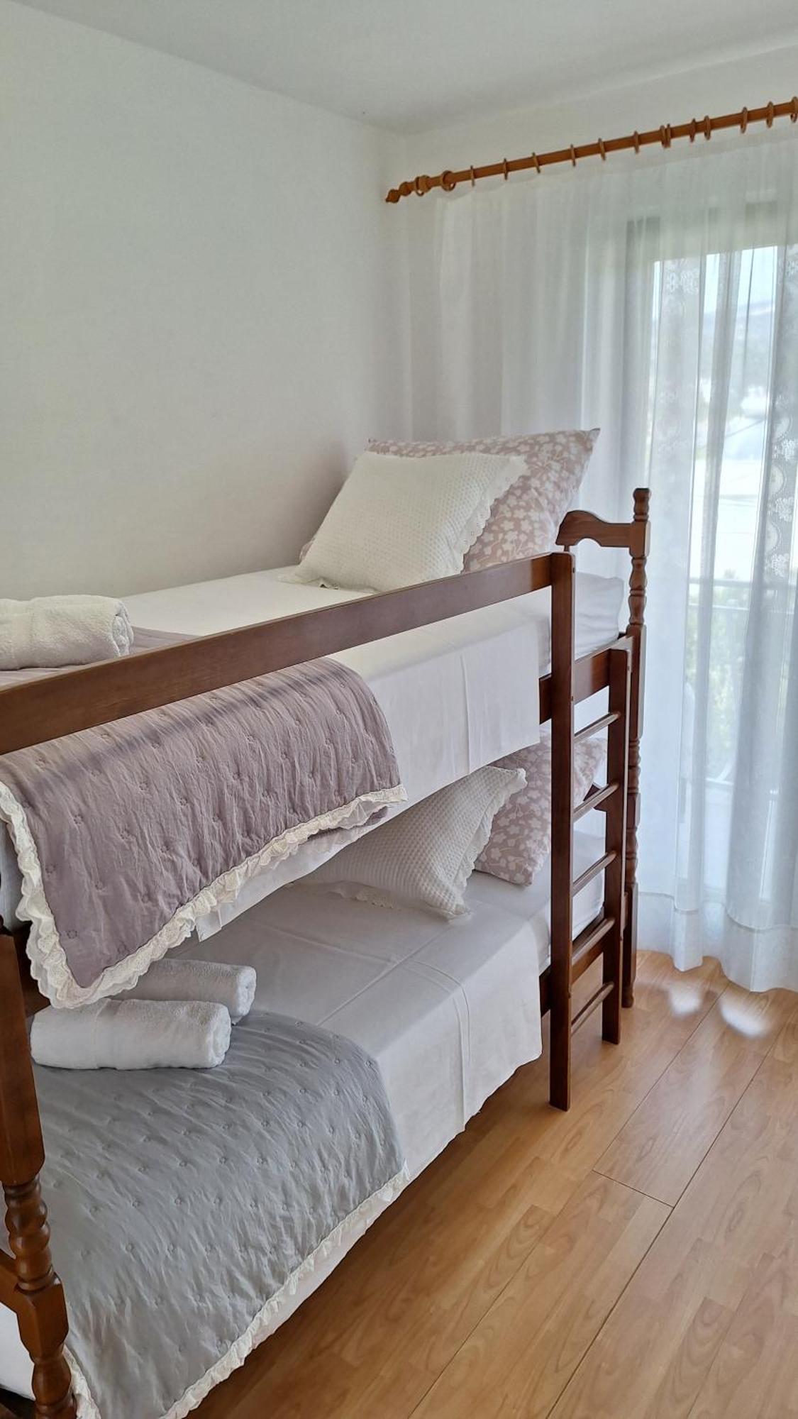 Apartmani I & J Seric セゲット・ヴラニツァ エクステリア 写真