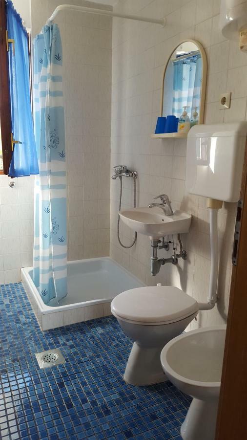 Apartmani I & J Seric セゲット・ヴラニツァ エクステリア 写真
